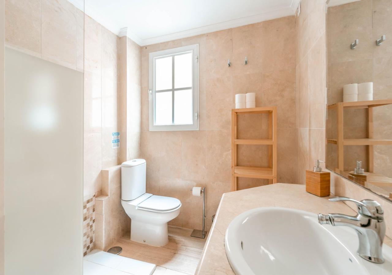 Gran Apartamento De 3 Habitaciones Junto A La Catedral Málaga Buitenkant foto