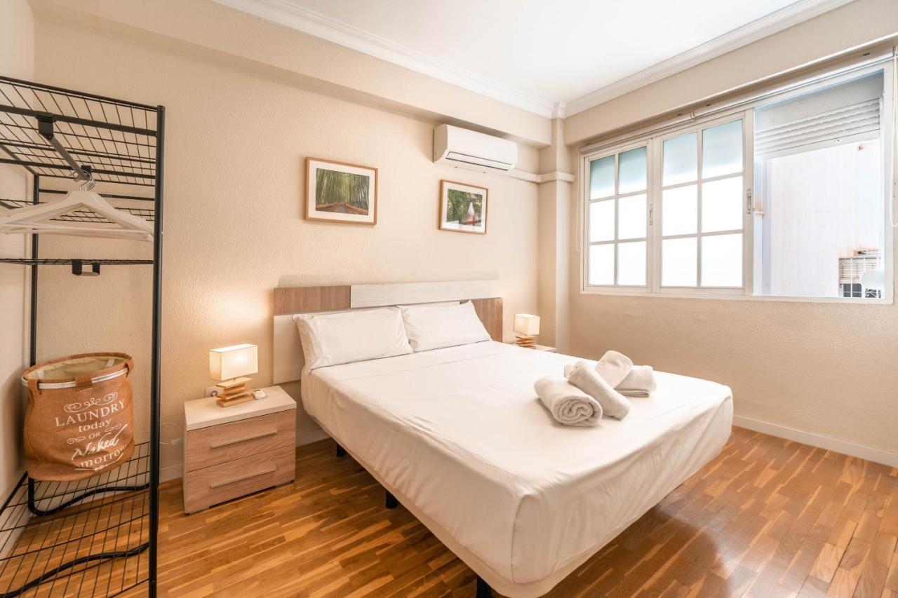 Gran Apartamento De 3 Habitaciones Junto A La Catedral Málaga Buitenkant foto