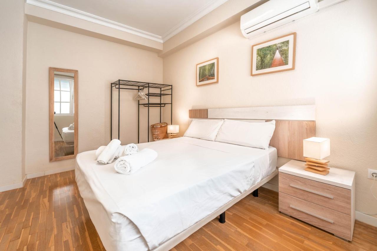 Gran Apartamento De 3 Habitaciones Junto A La Catedral Málaga Buitenkant foto