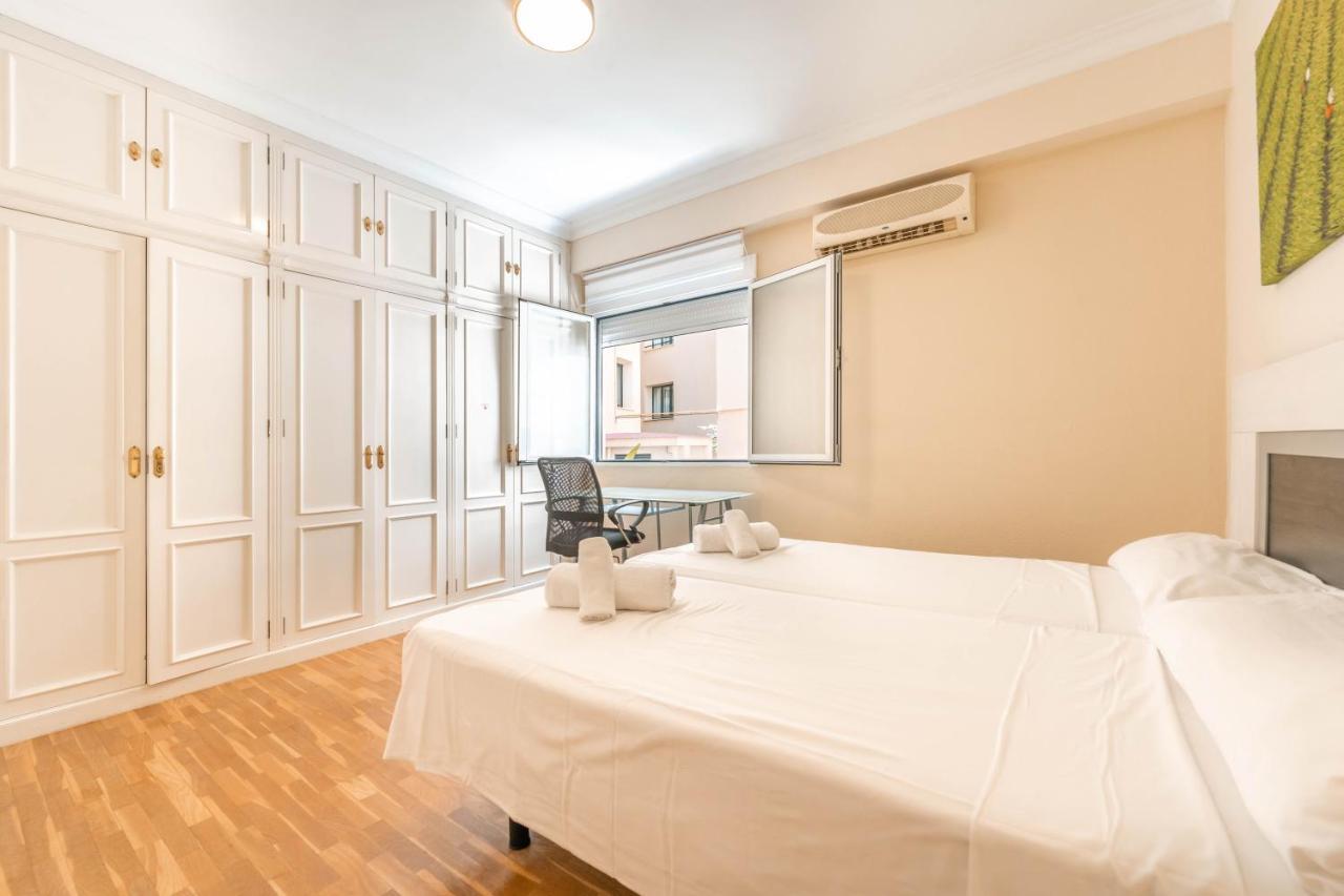 Gran Apartamento De 3 Habitaciones Junto A La Catedral Málaga Buitenkant foto