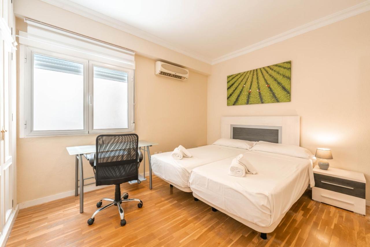 Gran Apartamento De 3 Habitaciones Junto A La Catedral Málaga Buitenkant foto