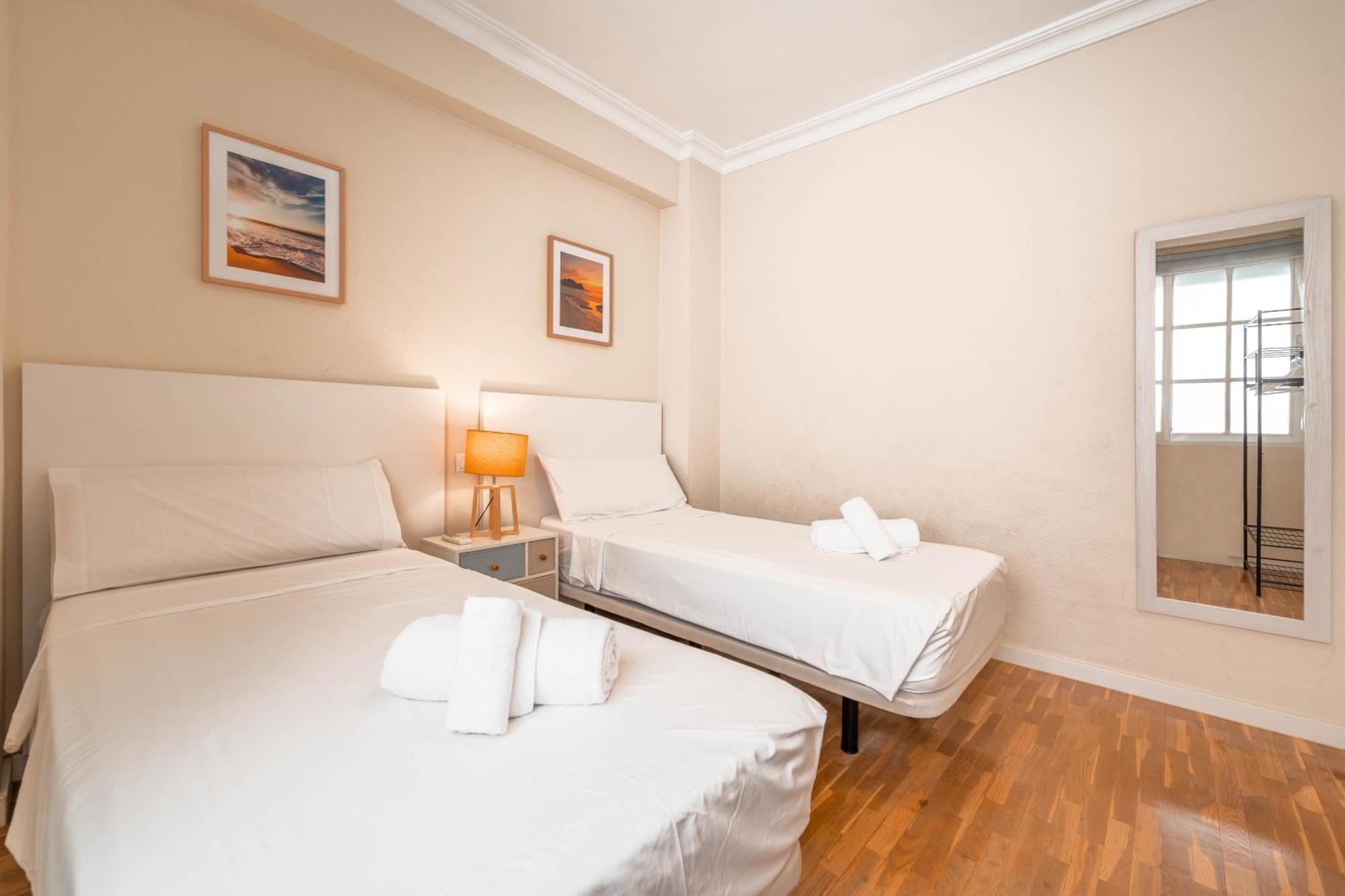 Gran Apartamento De 3 Habitaciones Junto A La Catedral Málaga Buitenkant foto